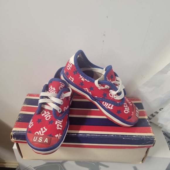 NWOT Rare Keds Red and Blue Nautical Sneakers - Picture 1 of 9